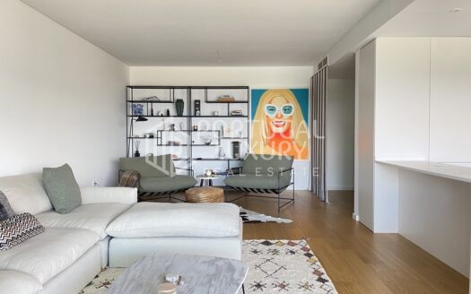 4-BEDROOM APARTMENT AT THE PRIVATE CONDO TAGUS BAY