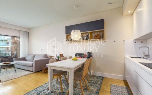 APARTAMENTO T2 COM AMPLO TERRAÇO NA PRAIA DO SAL